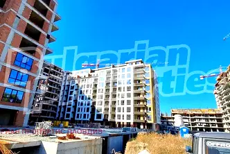 Просторен 3-стаен апартамент в Тракия, Пловдив с асансьор