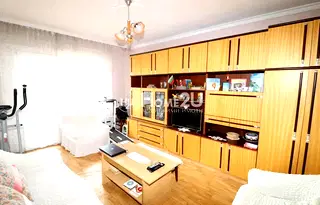 Тристаен апартамент с 4 отделни помещения в Тракия, Пловдив
