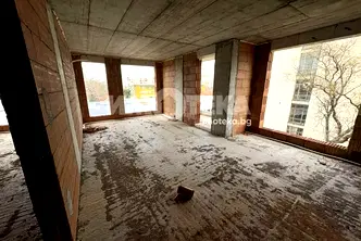 Тристаен апартамент в Тракия, Пловдив с асансьор