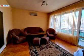 Двустаен апартамент с две тераси в кв. Въстанически, Пловдив