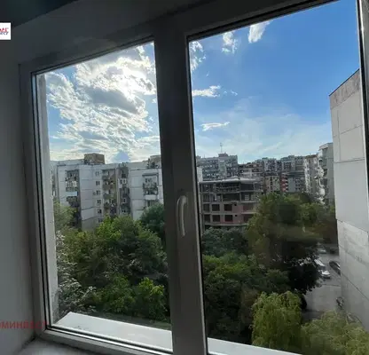 Снимка 2 — Тристаен апартамент с две тераси в Южен, Пловдив до Т-маркет