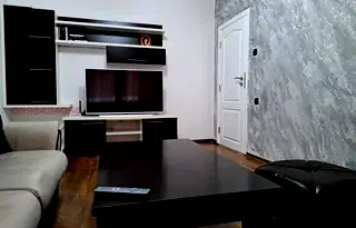 Просторен 3-стаен апартамент с тераса в Западен, Пловдив