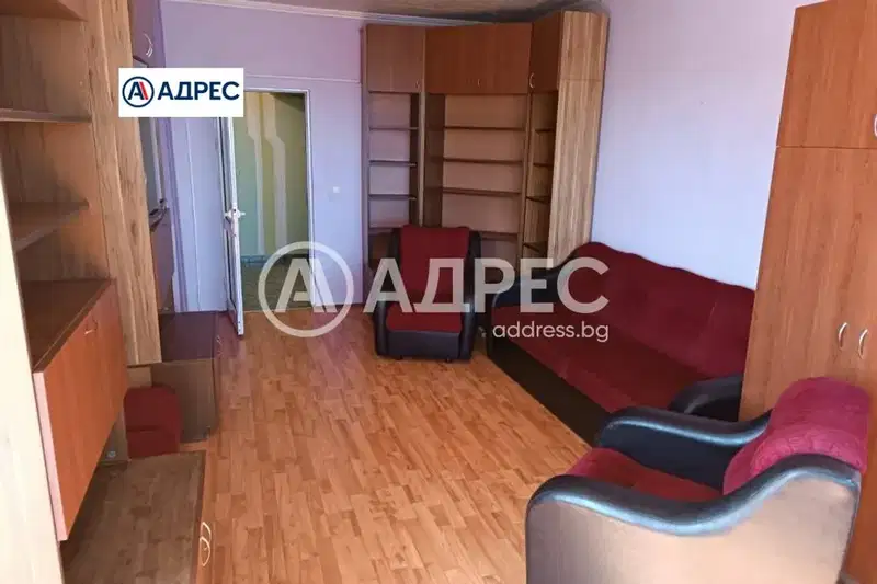 Тристаен апартамент в Раз, Орел