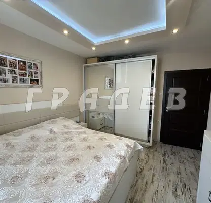 Снимка 2 — Тристаен апартамент в Русе, Център