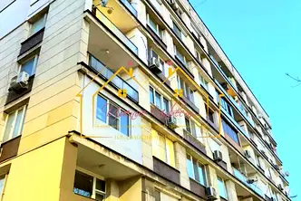 Двустаен апартамент в Русе, Цветница