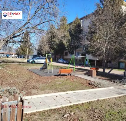 Снимка 3 — Апартамент 2-стаен в с. Каменец с две тераси и двор