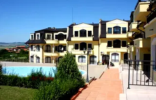 Тристаен апартамент в Бургас, с. Кошарица