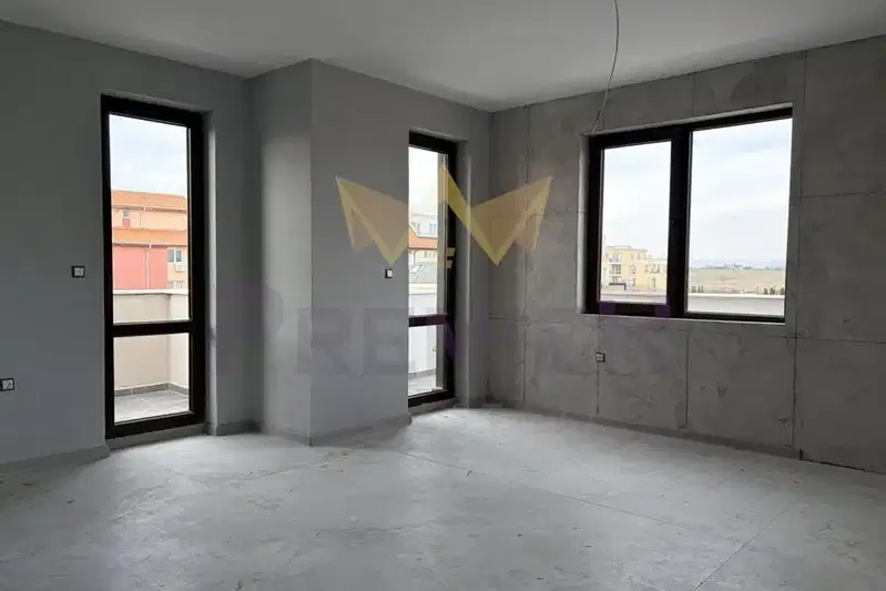 Тристаен апартамент в Бургас, с. Равда