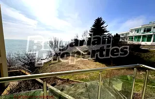 Тристаен апартамент в Добрич, с. Топола