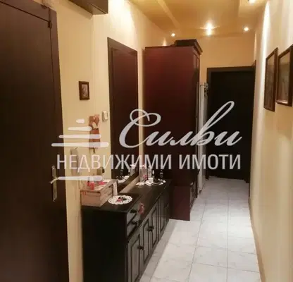 Снимка 2 — апартамент в Шумен, 5-ти полк