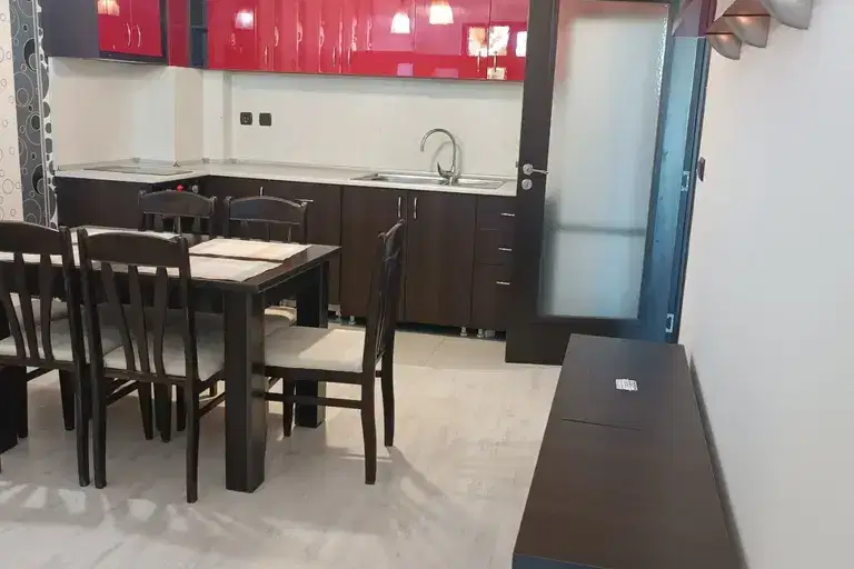 3-bedroom apartment in Shumen, Centyr