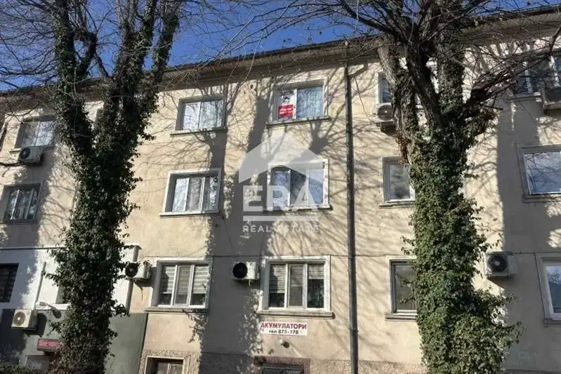 Тристаен апартамент в Шумен, Център