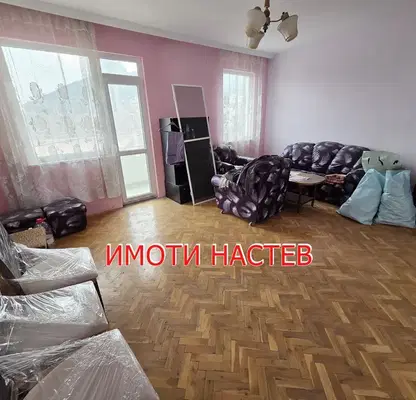 Снимка 2 — апартамент в Шумен, Център