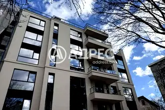 Партерен 2-стаен апартамент с гараж в Банишора, София