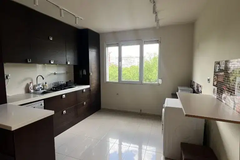 3-bedroom apartment in Sofiya, Banishora