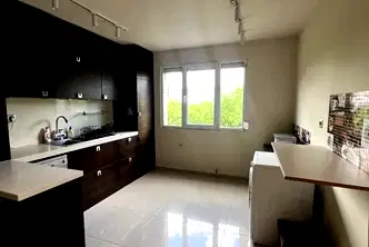Тристаен апартамент в София, Банишора