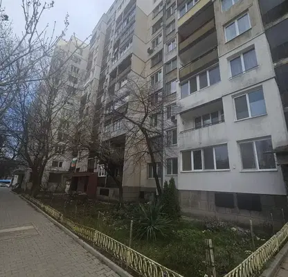Снимка 3 — 3-стаен апартамент с възможност за преустройство в Банишора, София