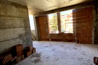 Тристаен апартамент с тераса в Банишора, София