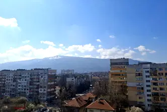 Двустаен апартамент с южна тераса в Белите брези, София