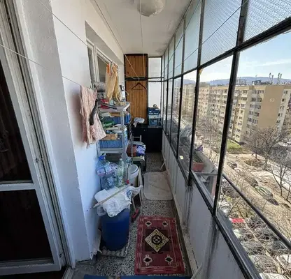 Снимка 3 — Просторен 2-стаен апартамент с балкон в Белите брези, София