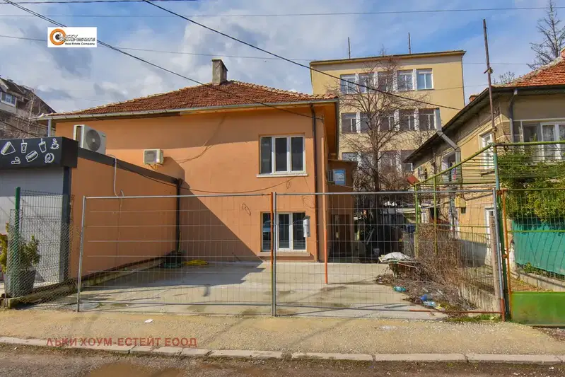 3-bedroom apartment in Sofiya, Borovo