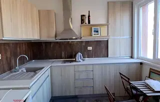 2-стаен апартамент в Център, София с тераса и санирана сграда