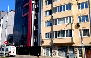 Апартамент 2-стаен в Център, София с източна тераса