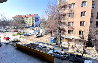Двустаен апартамент в Център, София с тераса и асансьор
