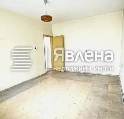 Снимка 3 — Двустаен апартамент с отделна кухня в Център, София