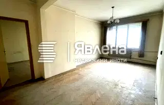 Двустаен апартамент с отделна кухня в Център, София