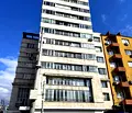 Снимка 2 — Просторен 3-стаен апартамент с югозападно изложение в Център, София