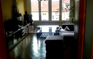Тристаен апартамент на последен етаж в Център, София с два балкона