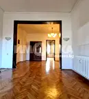 Тристаен апартамент в Център на София с два балкона