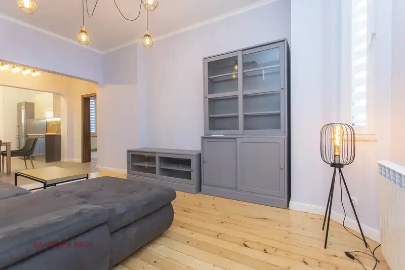 Three-room apartment in Center, Patriarch Evtimiy Blvd with terrace