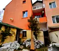 Снимка 2 — Просторен 3-стаен апартамент в Център, София с мазе и двор