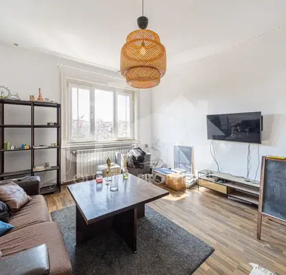 Снимка 3 — Четиристаен апартамент с два балкона в Център, София
