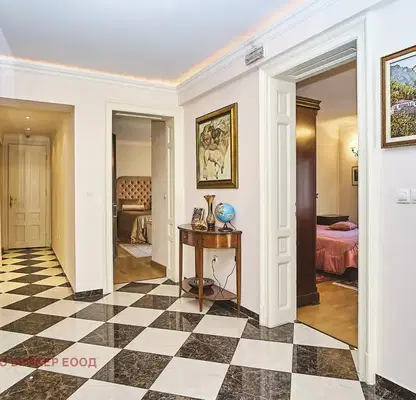 Снимка 2 — Многостаен апартамент в София, Център