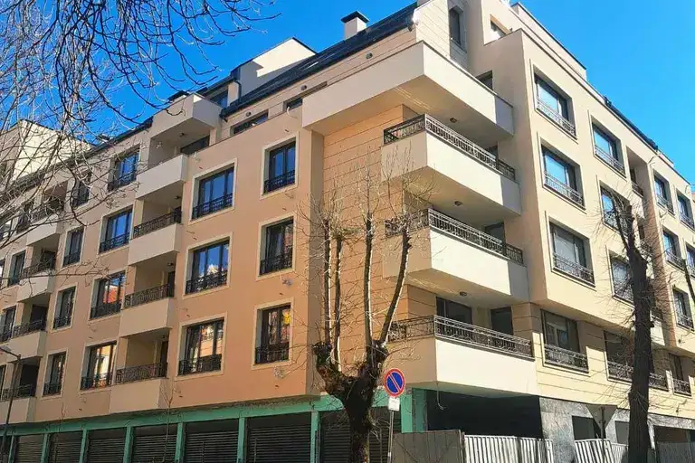 4-bedroom apartment in Sofiya, Centyr