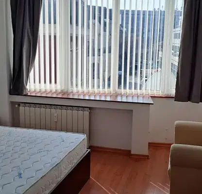 Снимка 5 — Двустаен апартамент с обзаведена кухня в Център, ул. Позитано