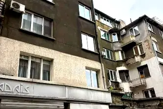Тристаен апартамент в София, Център