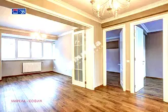 3-стаен апартамент с балкон в Център, София