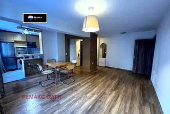 Тристаен апартамент с балкон в Център, София, ул. Хан Аспарух