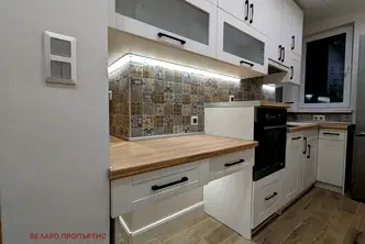 Тристаен апартамент с тераса в Център, София