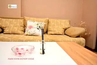 Тристаен апартамент с тераса в Център, бул. Прага