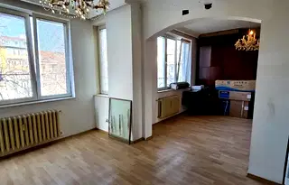 Многостаен апартамент с две спални в Център, София
