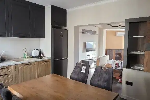 5-bedroom apartment in Sofiya, Centyr