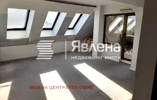 Студио с 4 стаи и 2 балкона в Център, София
