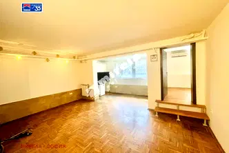 апартамент в София, Докторски паметник