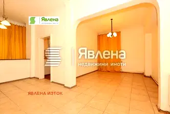 Двустаен апартамент с потенциал за тристаен в Докторски паметник
