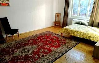 Многостаен апартамент с 3 спални в Докторски паметник, София